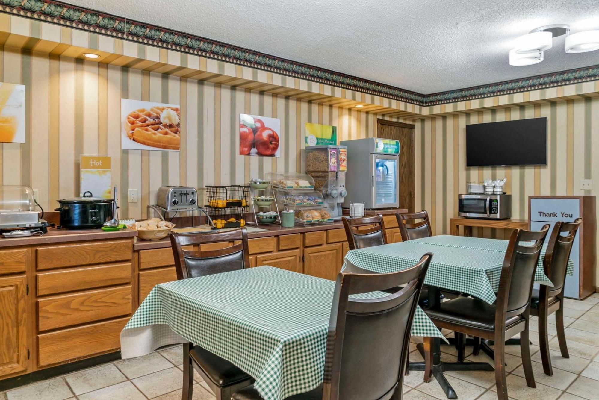 Quality Inn Saint Ignace Exterior foto